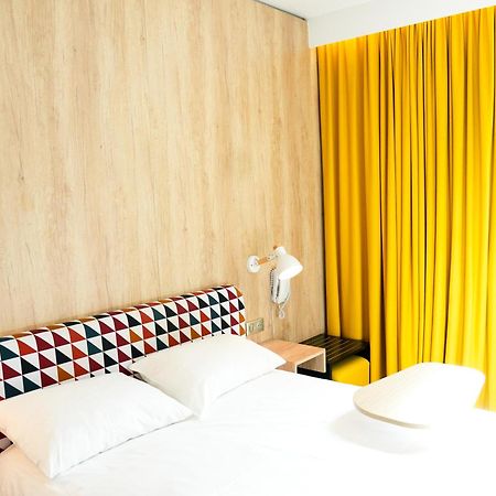 Ibis Styles Caen Centre Historique Hotel Exterior foto
