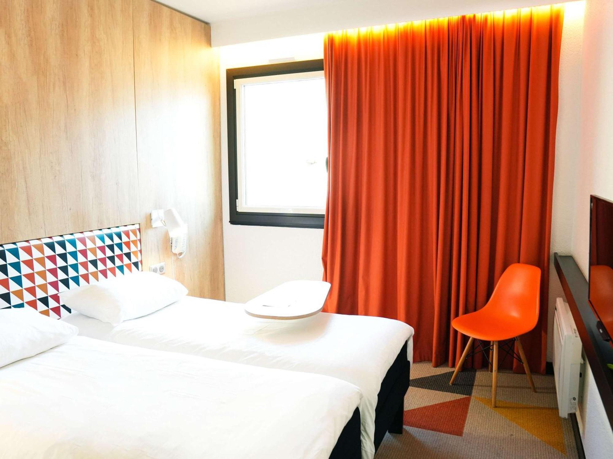 Ibis Styles Caen Centre Historique Hotel Exterior foto