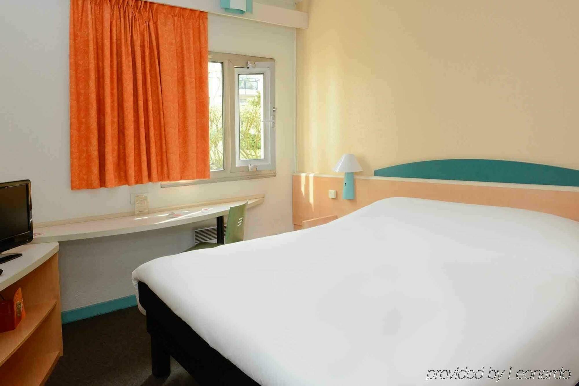 Ibis Styles Caen Centre Historique Hotel Exterior foto